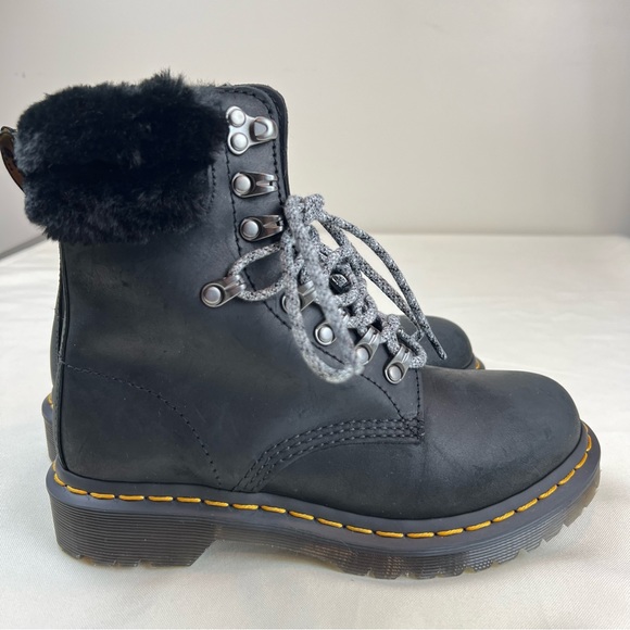 Dr. Martens 1460 Serena Collar Faux Fur Lined Lace Up Boot 37 EU / 6 US - Picture 5 of 15